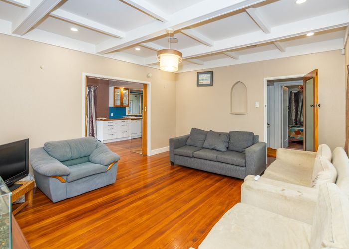  at 94 Galloway Street, Hamilton East, Hamilton