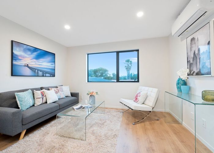  at 7/11 Hereford Street, Te Atatu Peninsula, Waitakere City, Auckland