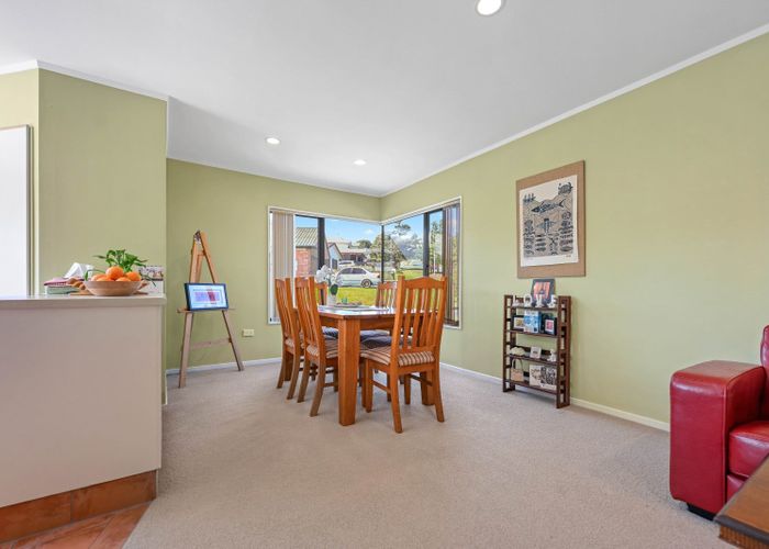  at 42 Western Heights Drive, Western Heights, Hamilton