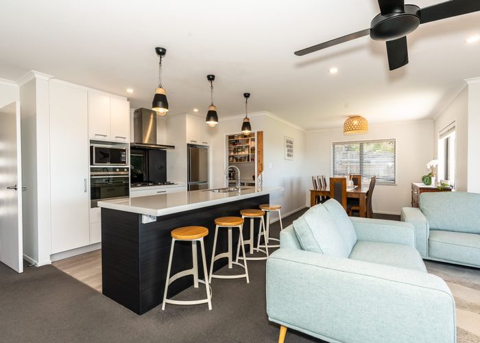  at 25 Sylvester Crescent, Flagstaff, Hamilton