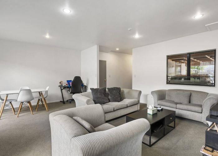  at 39 Rakich Place, Henderson, Auckland
