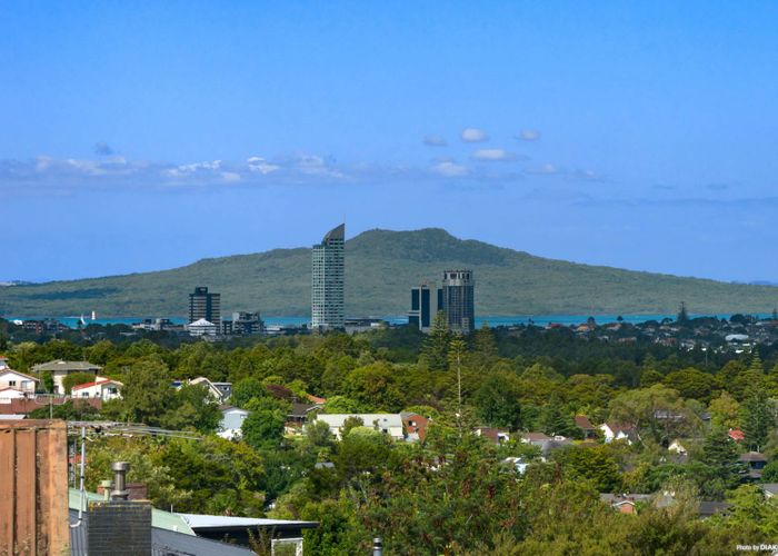  at 1/43 Coronation Road, Hillcrest, Auckland
