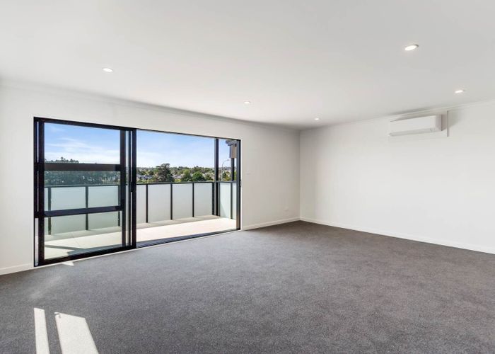  at 101/32 Shortfin Place, Flat Bush, Auckland