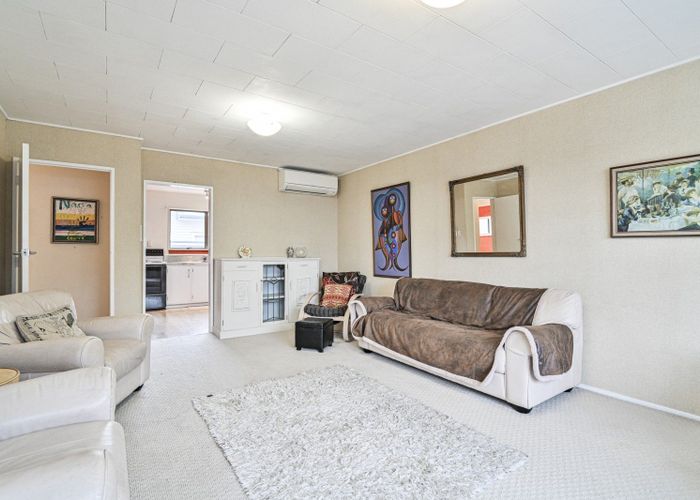  at 2/704 Charles Street, Raureka, Hastings
