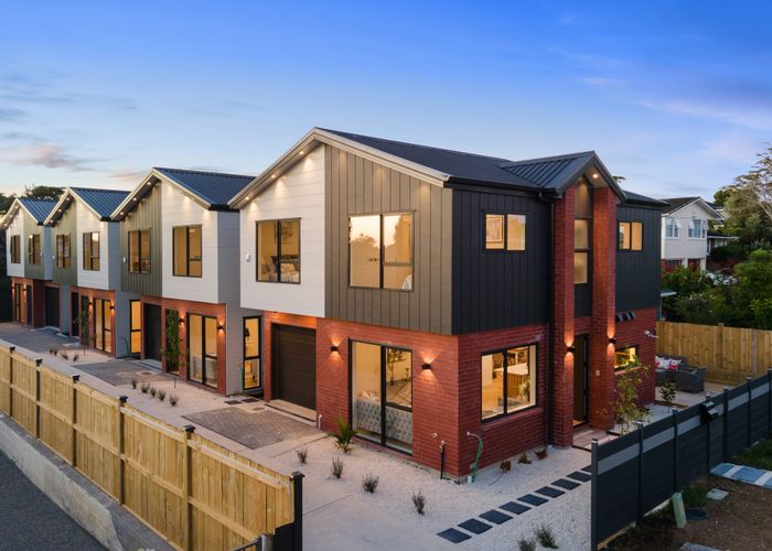  at 10 Baringa Place, Botany Downs, Manukau City, Auckland