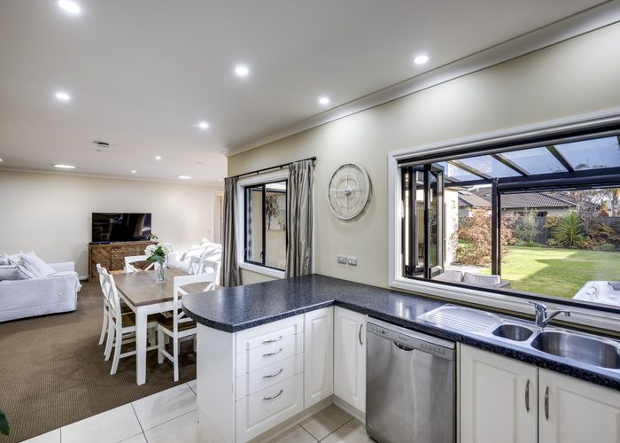 at 3 Portland Place, Poraiti, Napier