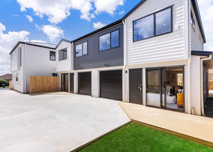  at 8C Devonshire Road, Unsworth Heights, North Shore City, Auckland