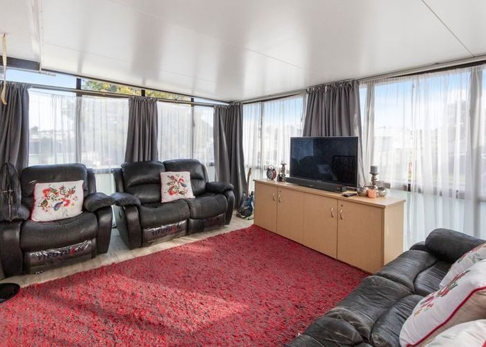  at 2 Hobart Crescent, Manurewa, Manukau City, Auckland