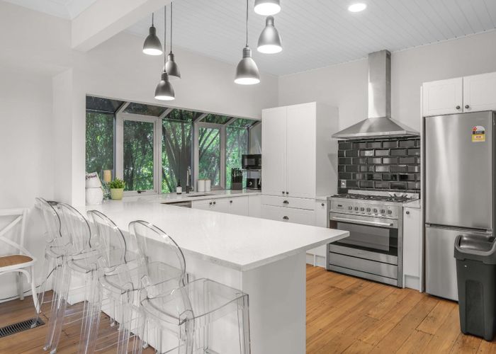  at 33 Waitohu Road, York Bay, Lower Hutt, Wellington