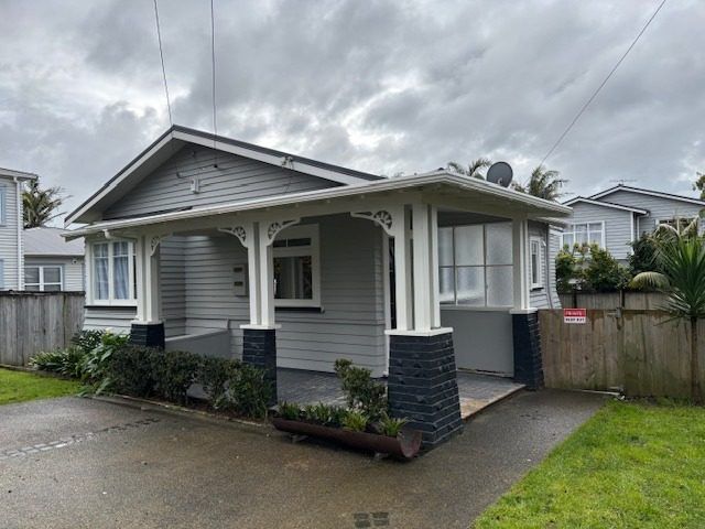  at 5a Invermay Avenue, Mount Roskill, Auckland City, Auckland