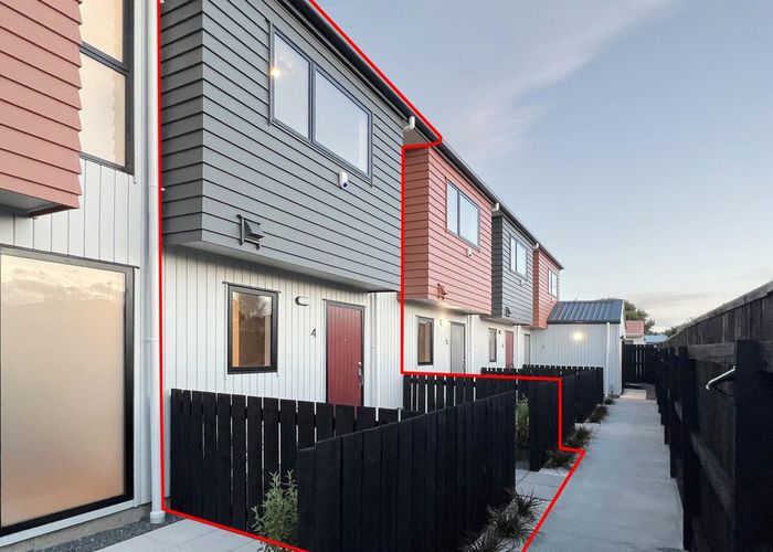  at 4/17 Rewarewa Road, Te Atatu Peninsula, Auckland