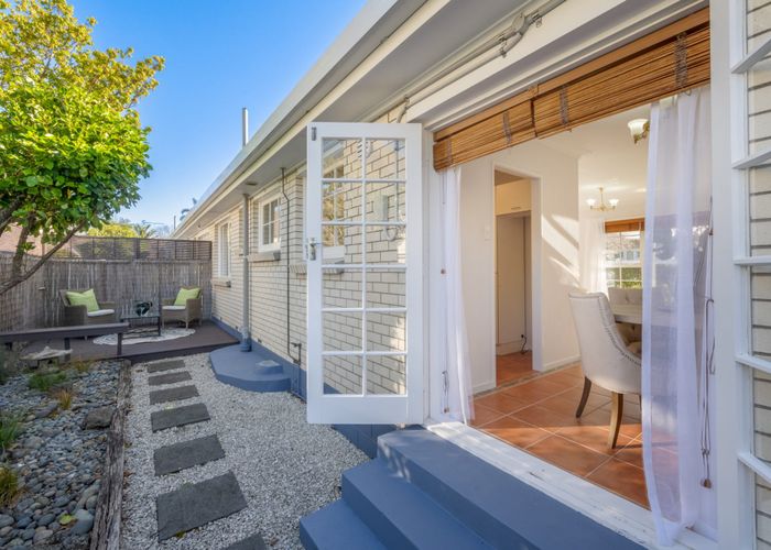  at 2/8 Domett Avenue, Epsom, Auckland