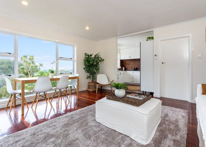 at 2/335 St Johns Road, Meadowbank, Auckland