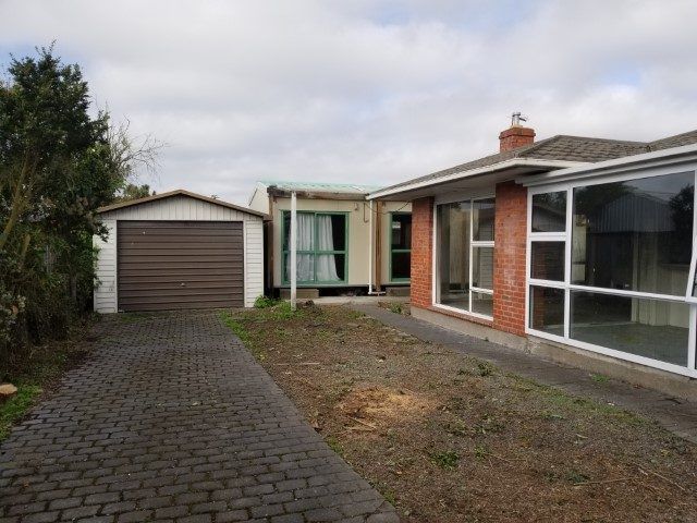  at 8A Newnham Terrace, Upper Riccarton, Christchurch