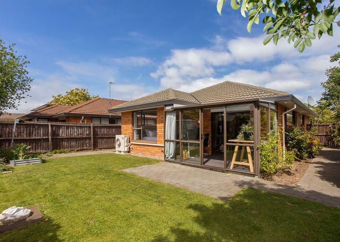  at 2/42 Briarmont Street, Avondale, Christchurch