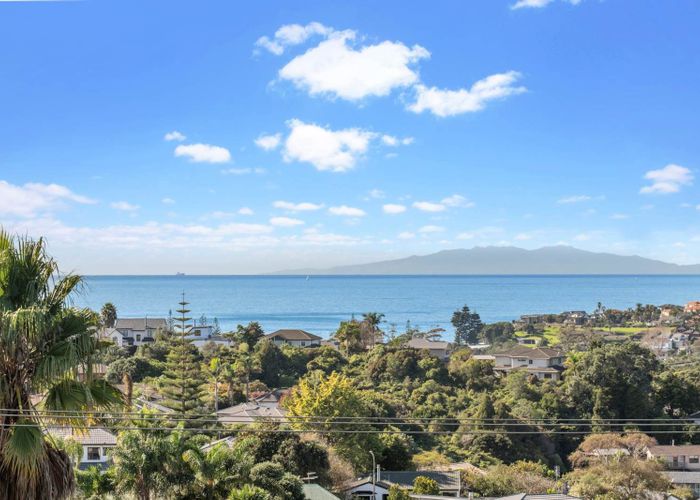  at 2/5 Moorgreen Heights, Torbay, North Shore City, Auckland