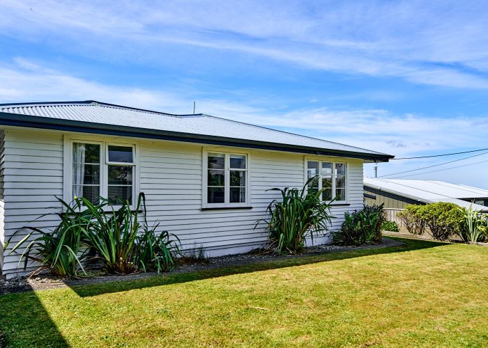  at 14 Ruskin Road, Newlands, Wellington, Wellington