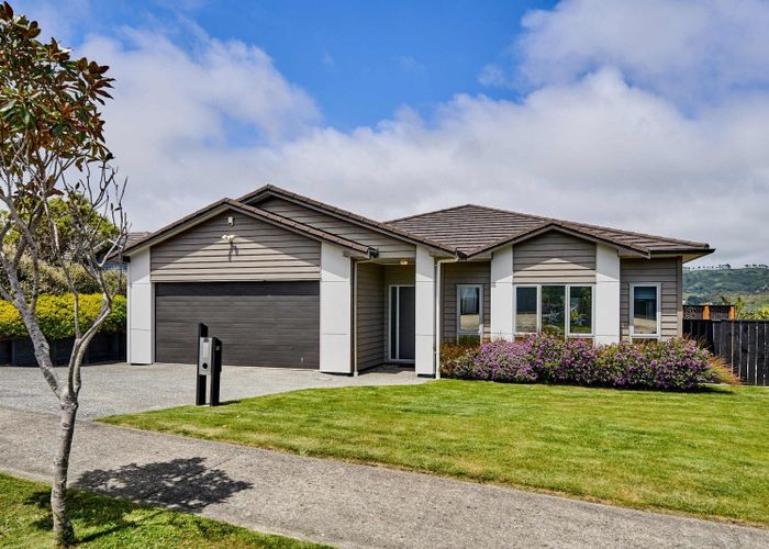  at 25 Paparoa Crescent, Aotea, Porirua