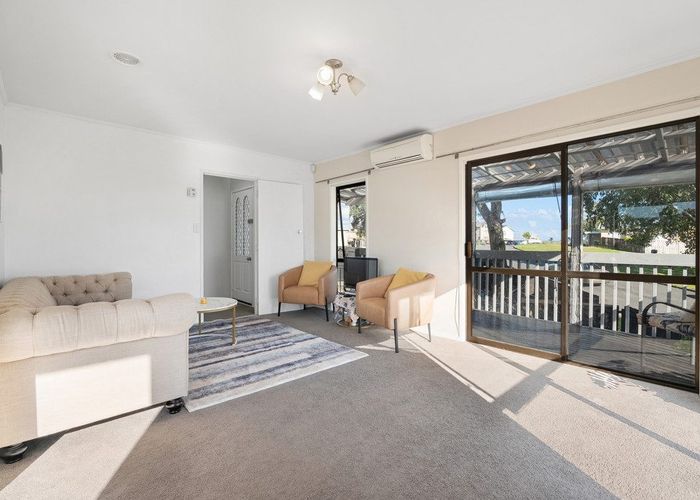  at 10 Rena place, West Harbour, Waitakere City, Auckland