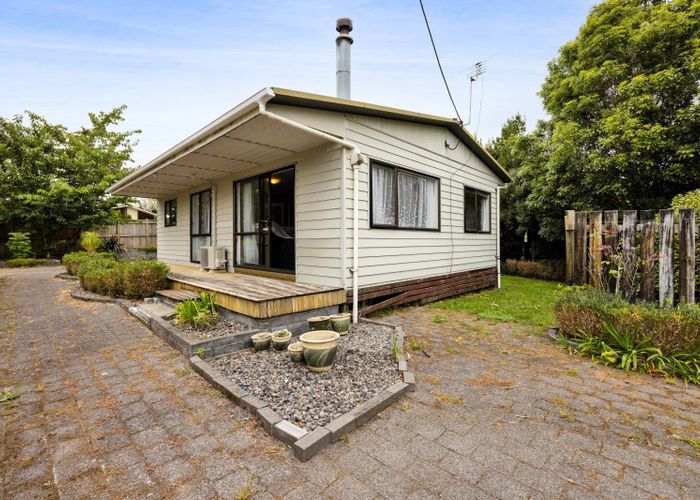  at 1312 Egmont Road, Inglewood