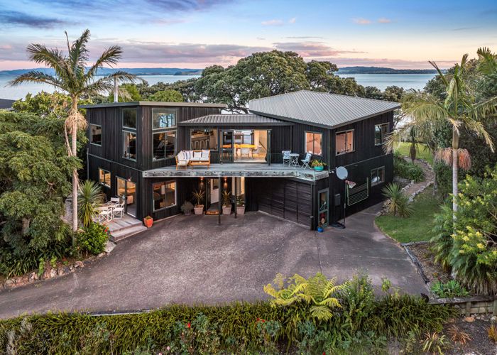 at 62 Kennedy Point Road, Surfdale, Waiheke Island, Auckland