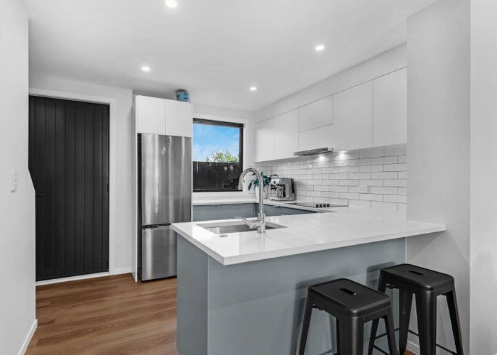  at 8 Pukakaho Lane, Papatoetoe, Manukau City, Auckland