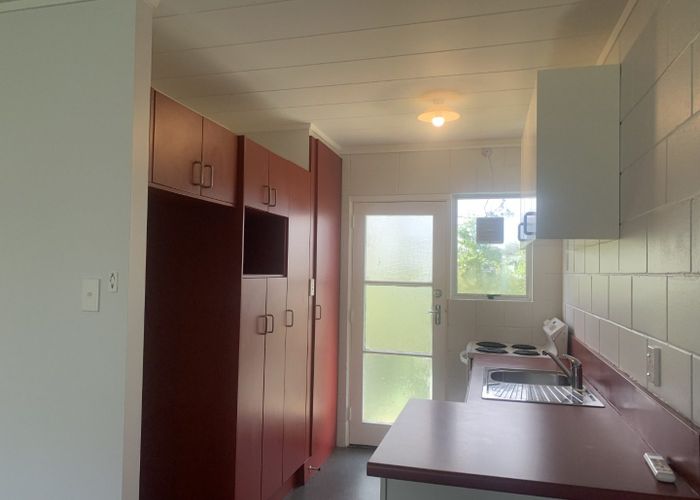  at 2/9 Alston Avenue, Kelston, Waitakere City, Auckland