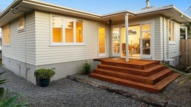  at 8 Esmeralda Avenue, Avondale, Auckland