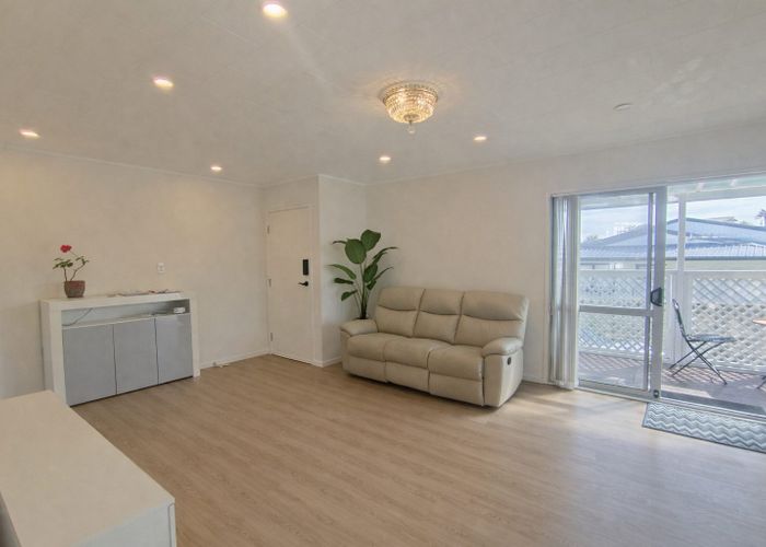  at 2/19 Charntay Avenue, Clover Park, Manukau City, Auckland