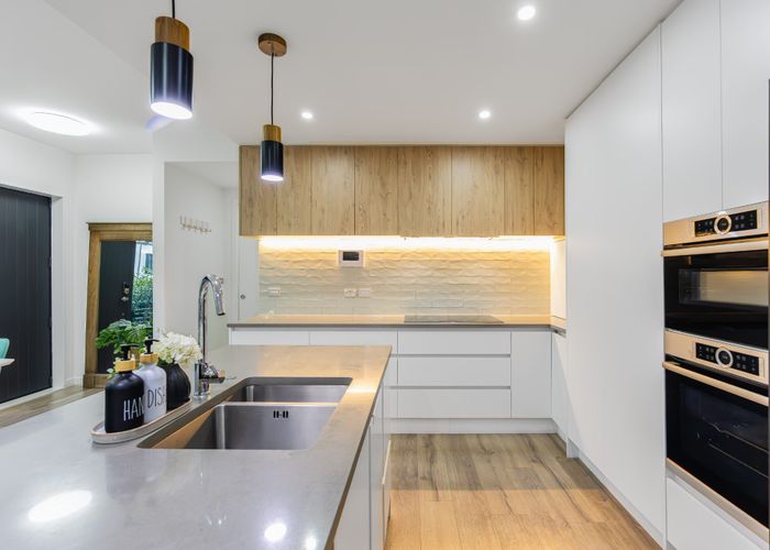  at 8 Windlass Street, Long Bay, Auckland
