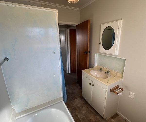  at 2/14 Oaklands Road, Mount Eden, Auckland City, Auckland