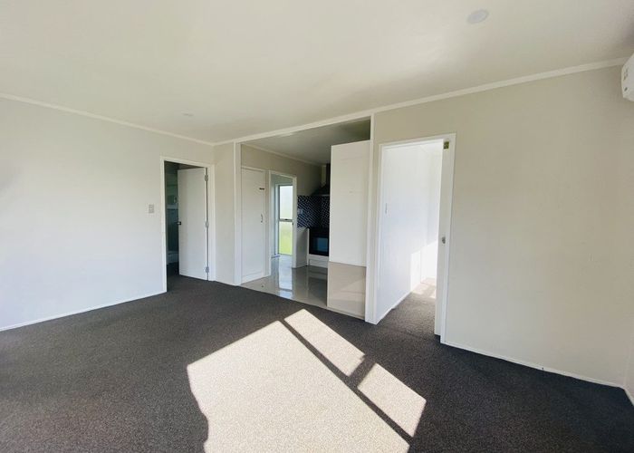  at 2/42 Moncrieff Ave, Clendon Park, Manukau City, Auckland