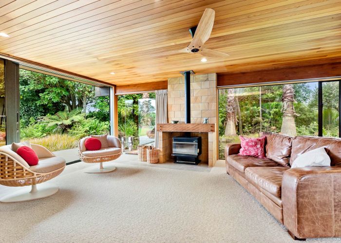  at 225 Seagrove Road, Waiau Pa