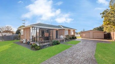 at 8 Warden Place, Mangere Bridge, Auckland