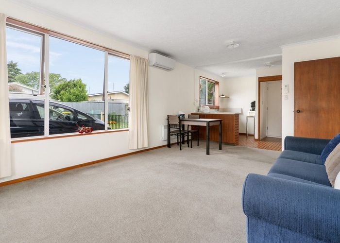  at 4/8 Peer Street, Upper Riccarton, Christchurch City, Canterbury