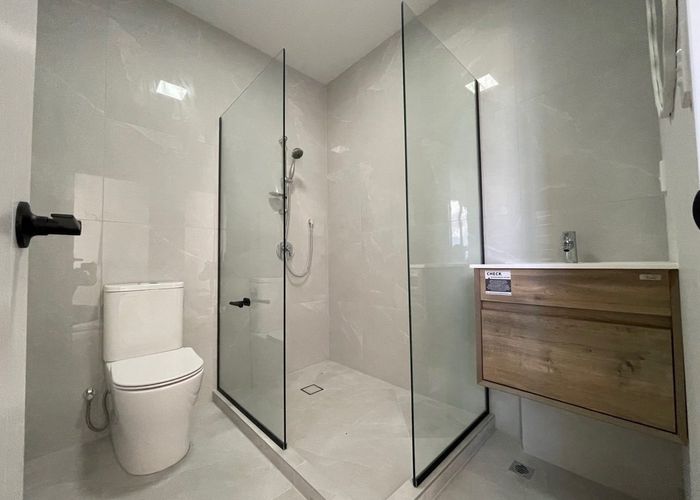  at 4/13 Blockhouse Bay Road, Blockhouse Bay, Auckland City, Auckland