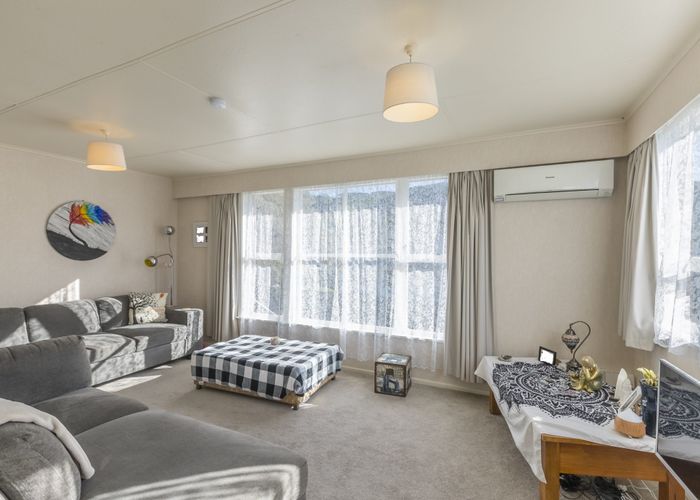  at 105 Rangituhi Crescent, Takapuwahia, Porirua