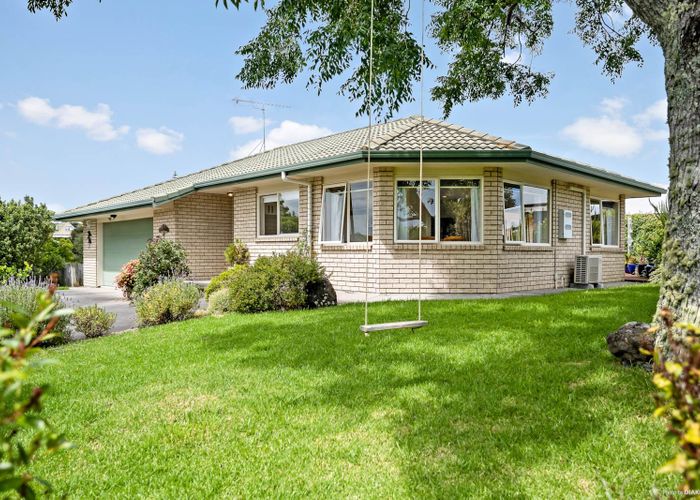  at 9 Glesan Place, Beachlands, Auckland