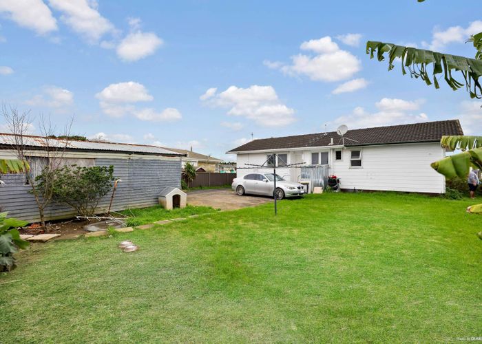  at 3 Desford Place, Mangere, Auckland