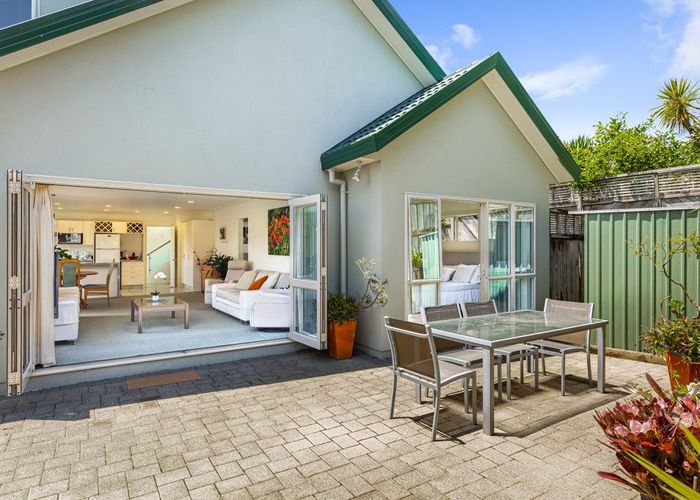  at 5 Ballini Rise, West Harbour, Waitakere City, Auckland