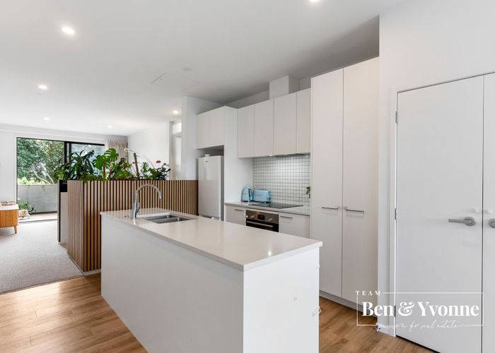  at 8/2 Tahuhu Road, Mount Wellington, Auckland City, Auckland