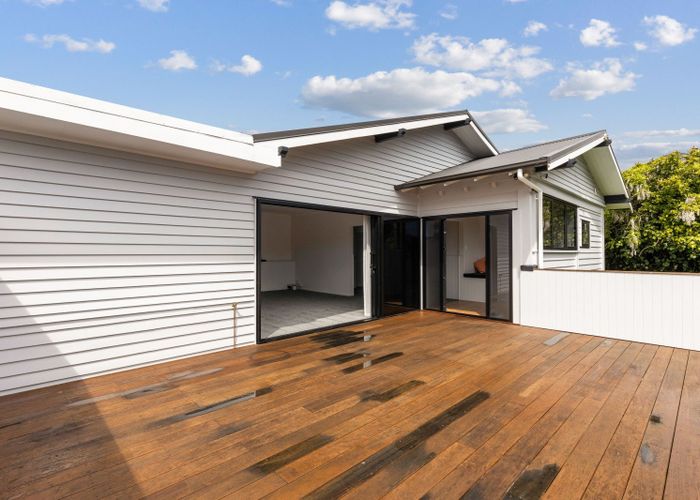  at 30 Waiwaka Terrace, Strandon, New Plymouth