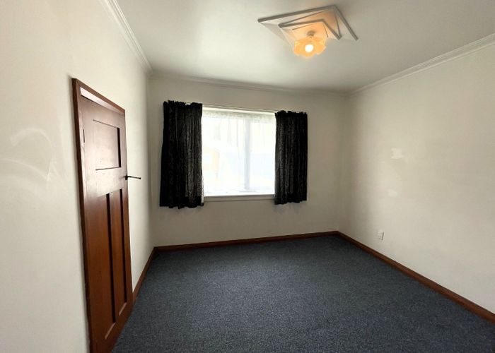  at 87 Whites Line East, Waiwhetu, Lower Hutt, Wellington