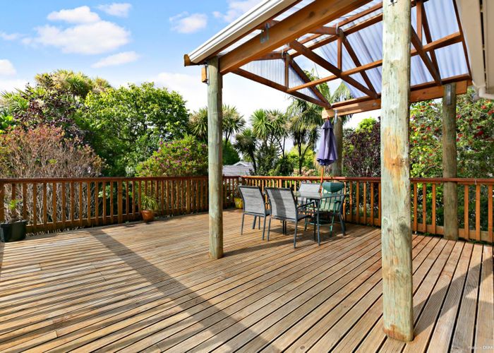  at 14 George Herring Place, Glen Eden, Auckland