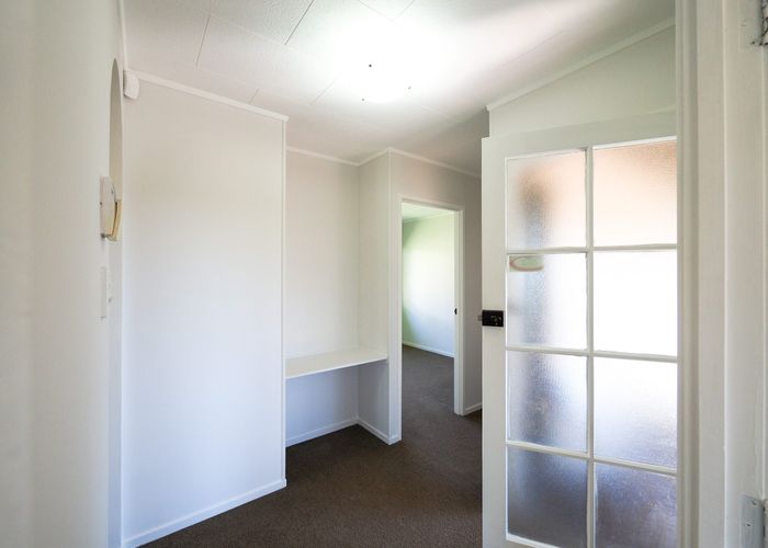  at 18 Holmes Dr S, Massey, Waitakere City, Auckland