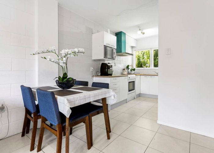  at 15/11 Tawera Road, Greenlane, Auckland City, Auckland