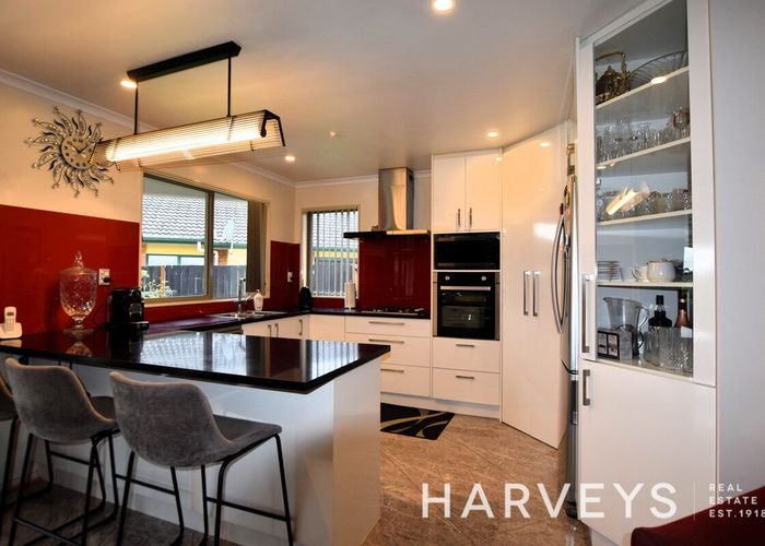  at 2 Apsley Rise, Henderson, Auckland