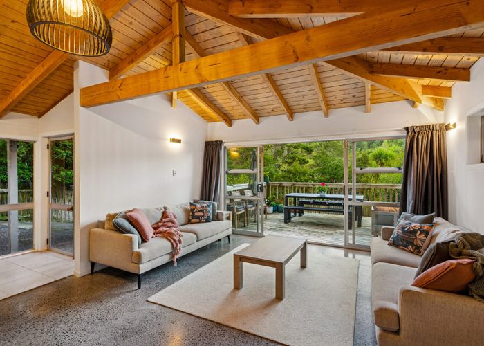  at 16 Fawcett Road, Laingholm, Waitakere City, Auckland