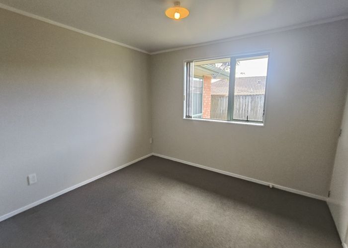  at 70 Glenveagh, Manurewa, Manukau City, Auckland