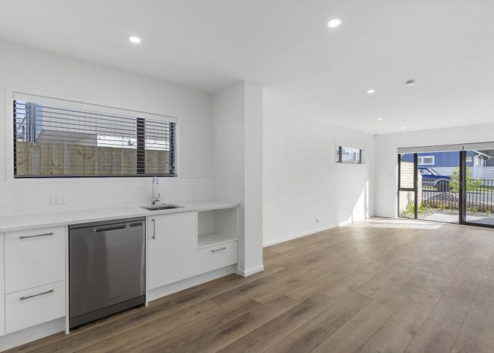  at 2B Stokes Avenue, Te Atatu Peninsula, Waitakere City, Auckland